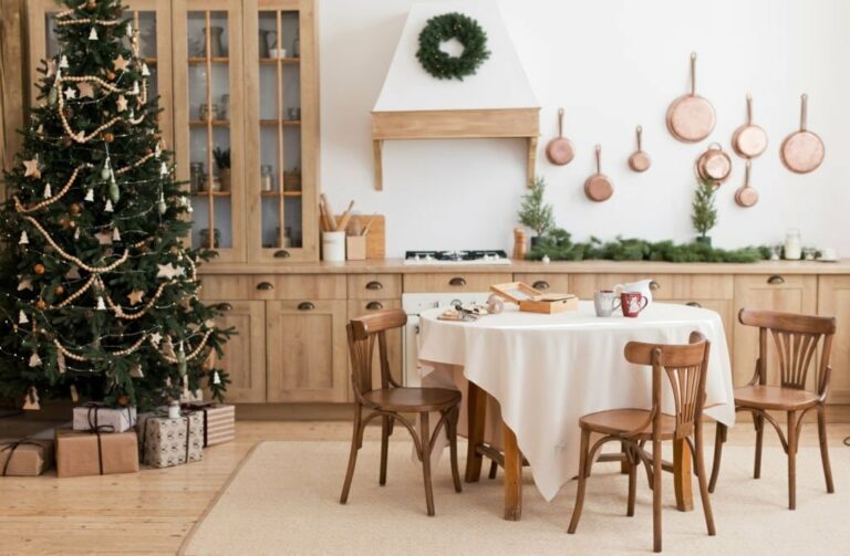 Elementos básicos para decorar tu mesa y cocina en navidad