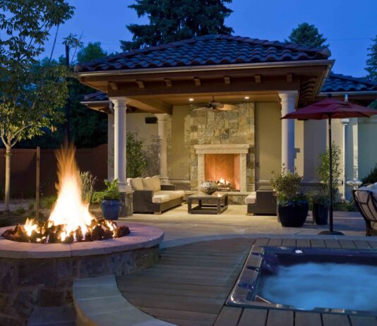 Chimeneas exteriores: elegancia y confort al aire libre Todo sobre las chimeneas exteriores